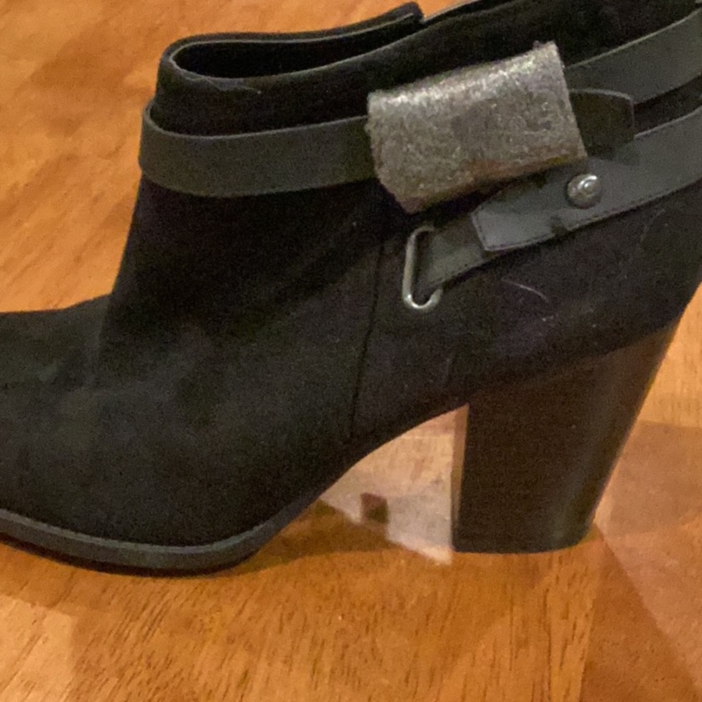 Liz Claiborne Fawn Black Booties New!